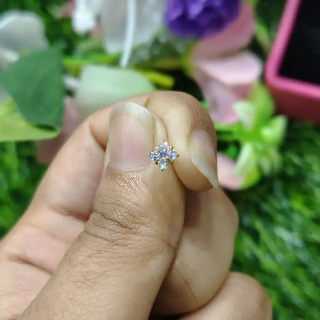 Premium quality Fashionable Classic Design Imitation Gold Polish 5 Stone Nose Pin For Women overlay